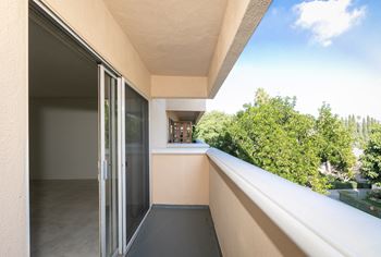 Patio/balcony*